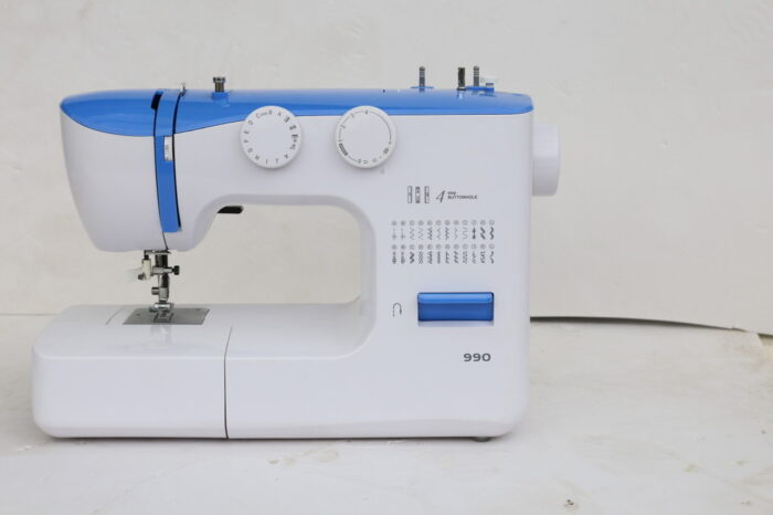 Family Sew FS990